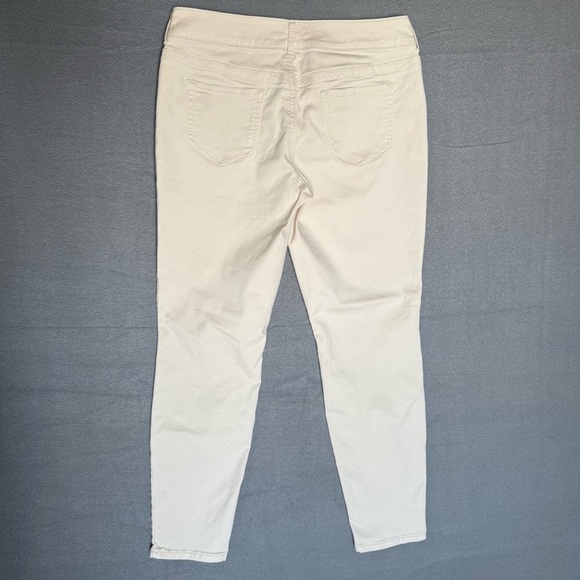 Maurices Women's Off-White Skinny Jeans cotton‎ polyester spandex blend 12 - 14 - Picture 2 of 9